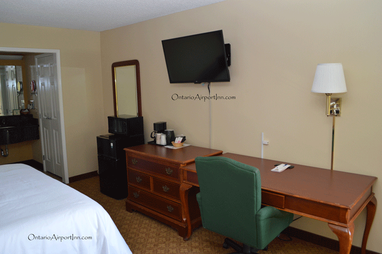 Deluxe King room amenities photo