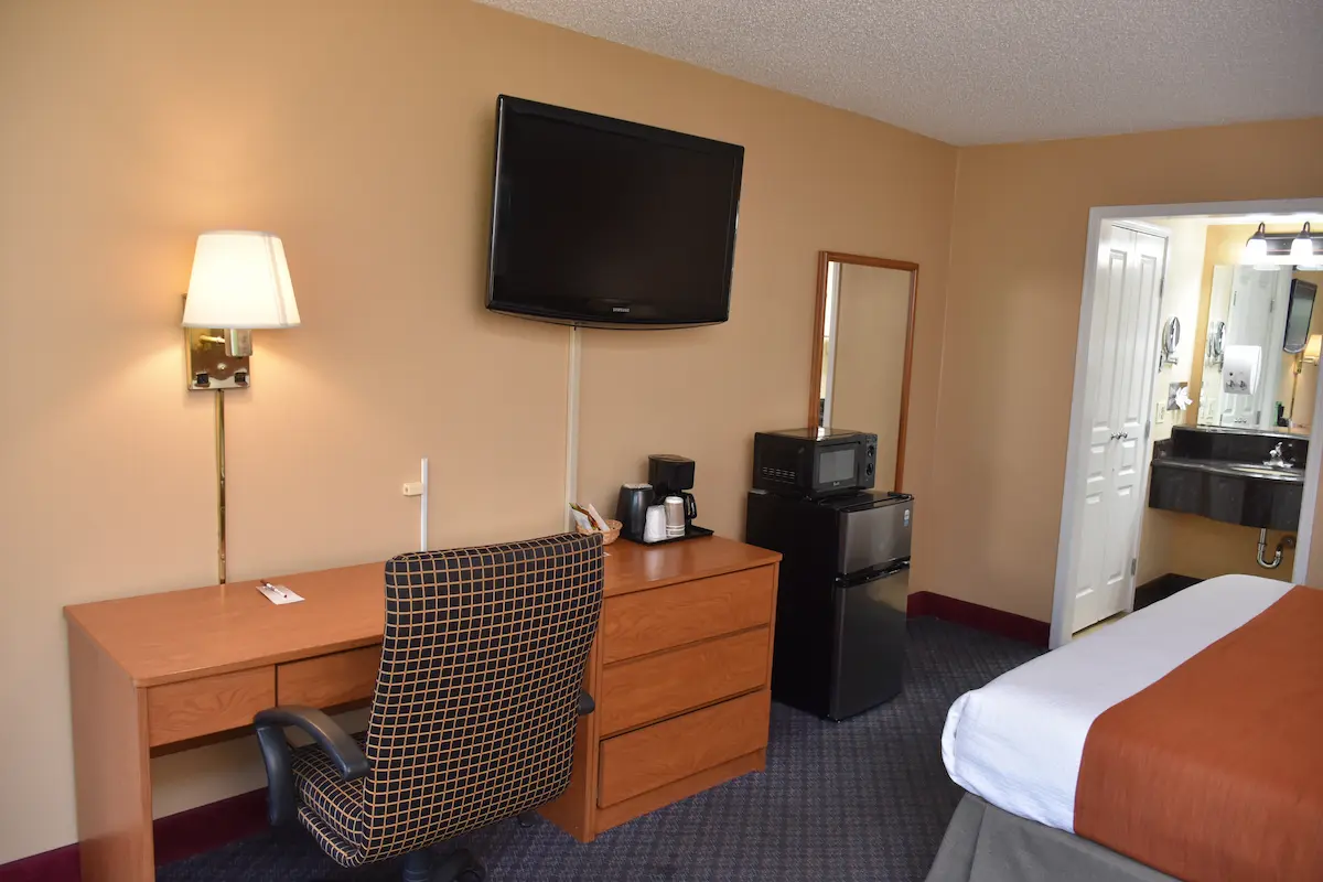 Deluxe King room amenities photo