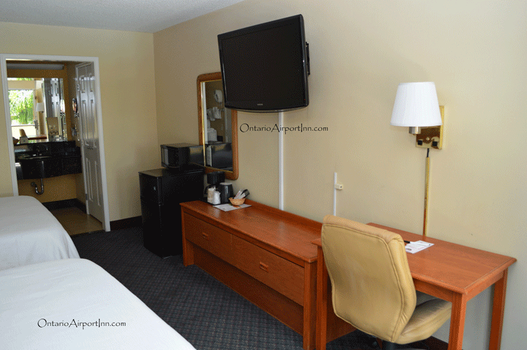 Deluxe Two Queen room amenities photo